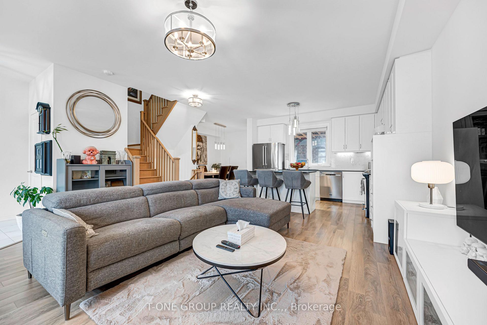 Photo 10 of 249 Clockwork Drive, Brampton, Northwest Brampton — HOMEH