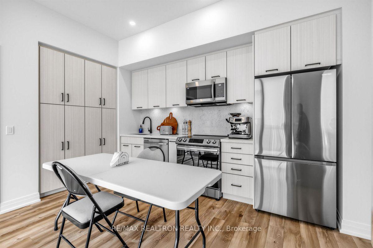 Photo 8 of Unit 456, 415 Sea Ray Avenue, Innisfil, Rural Innisfil — HOMEH