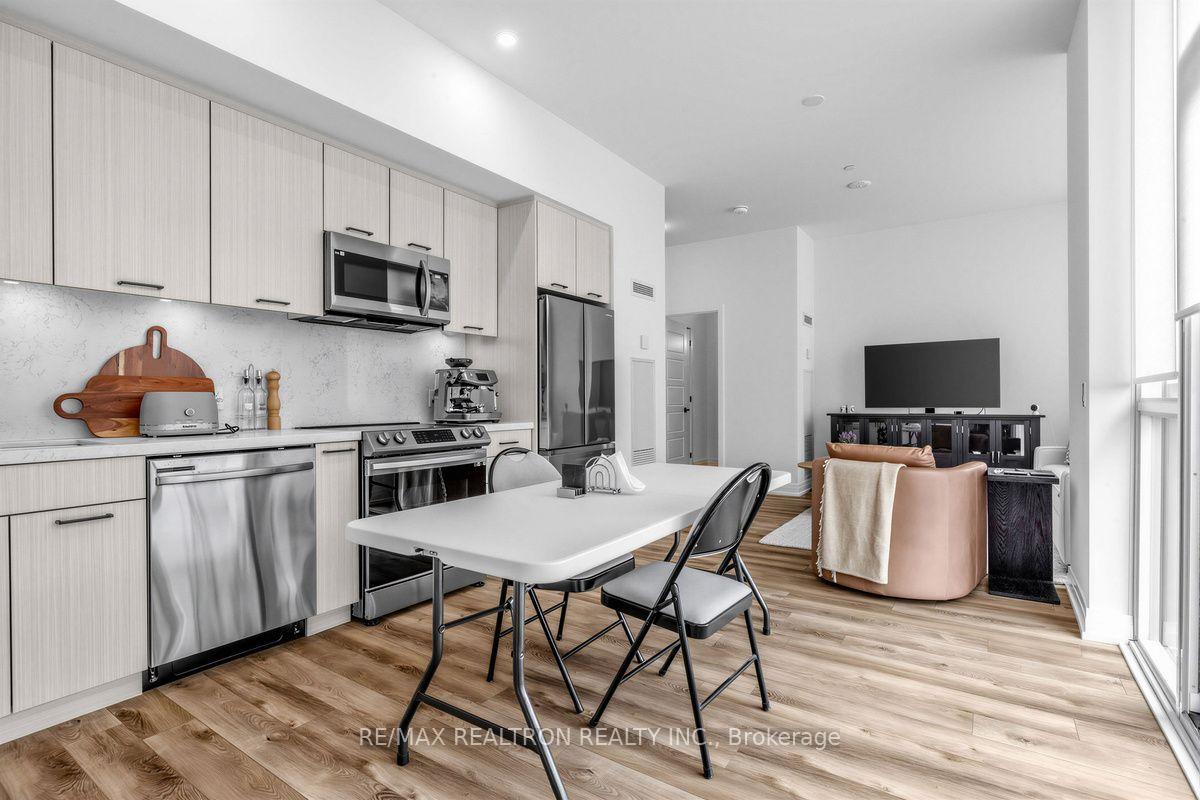 Photo 9 of Unit 456, 415 Sea Ray Avenue, Innisfil, Rural Innisfil — HOMEH