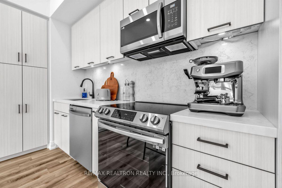 Photo 13 of Unit 456, 415 Sea Ray Avenue, Innisfil, Rural Innisfil — HOMEH