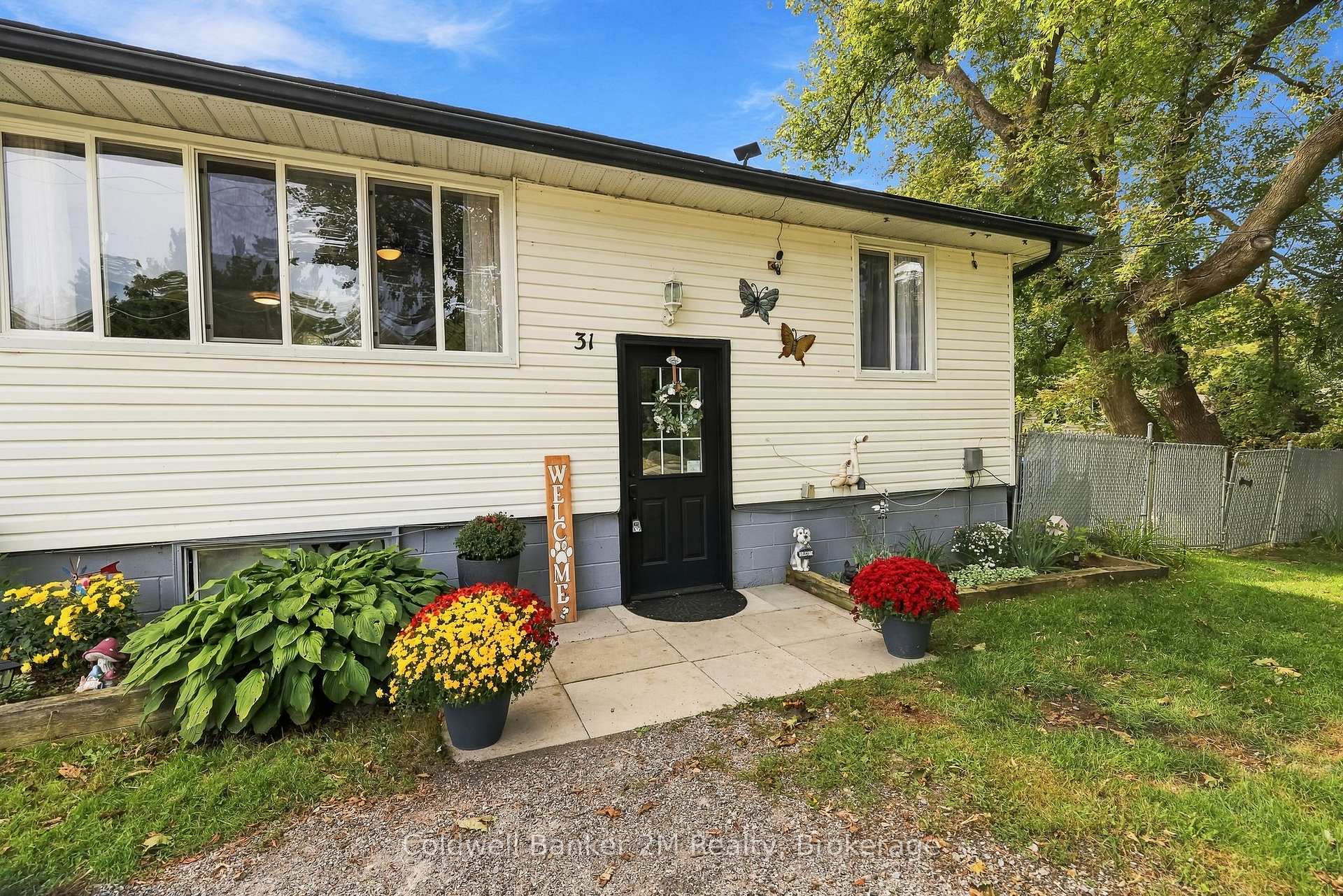 Photo 2 of 31 Johnston Street, Georgina, Pefferlaw — HOMEH