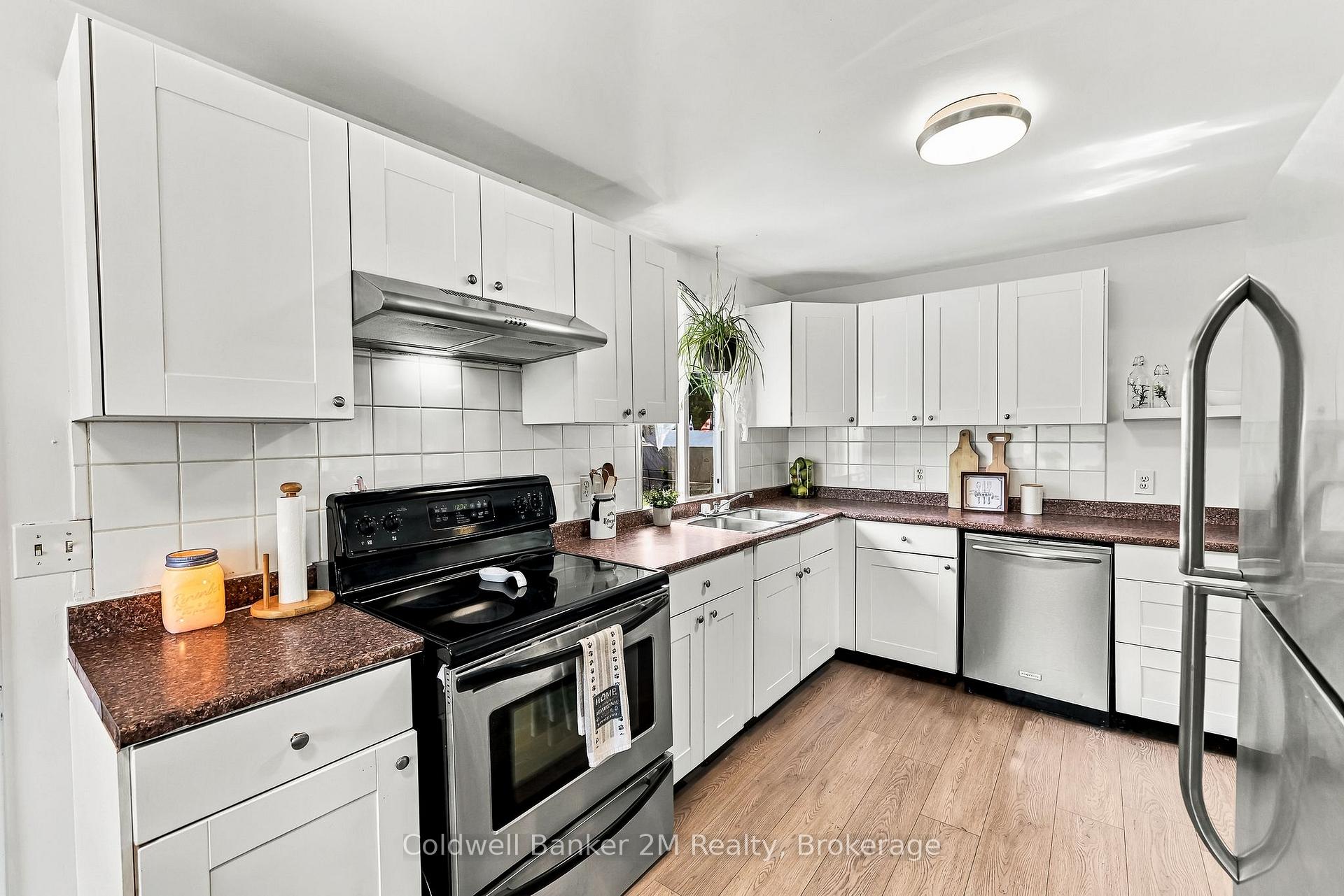 Photo 6 of 31 Johnston Street, Georgina, Pefferlaw — HOMEH