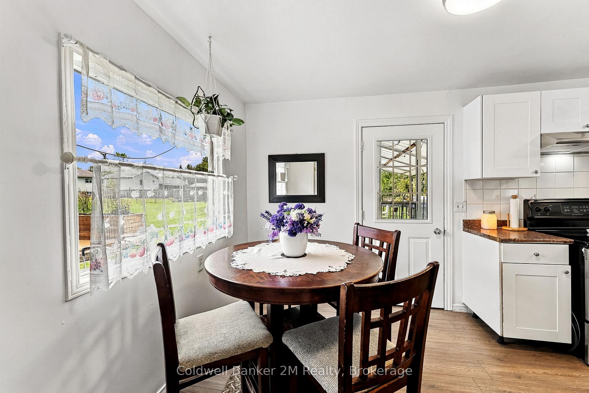 Photo 9 of 31 Johnston Street, Georgina, Pefferlaw — HOMEH