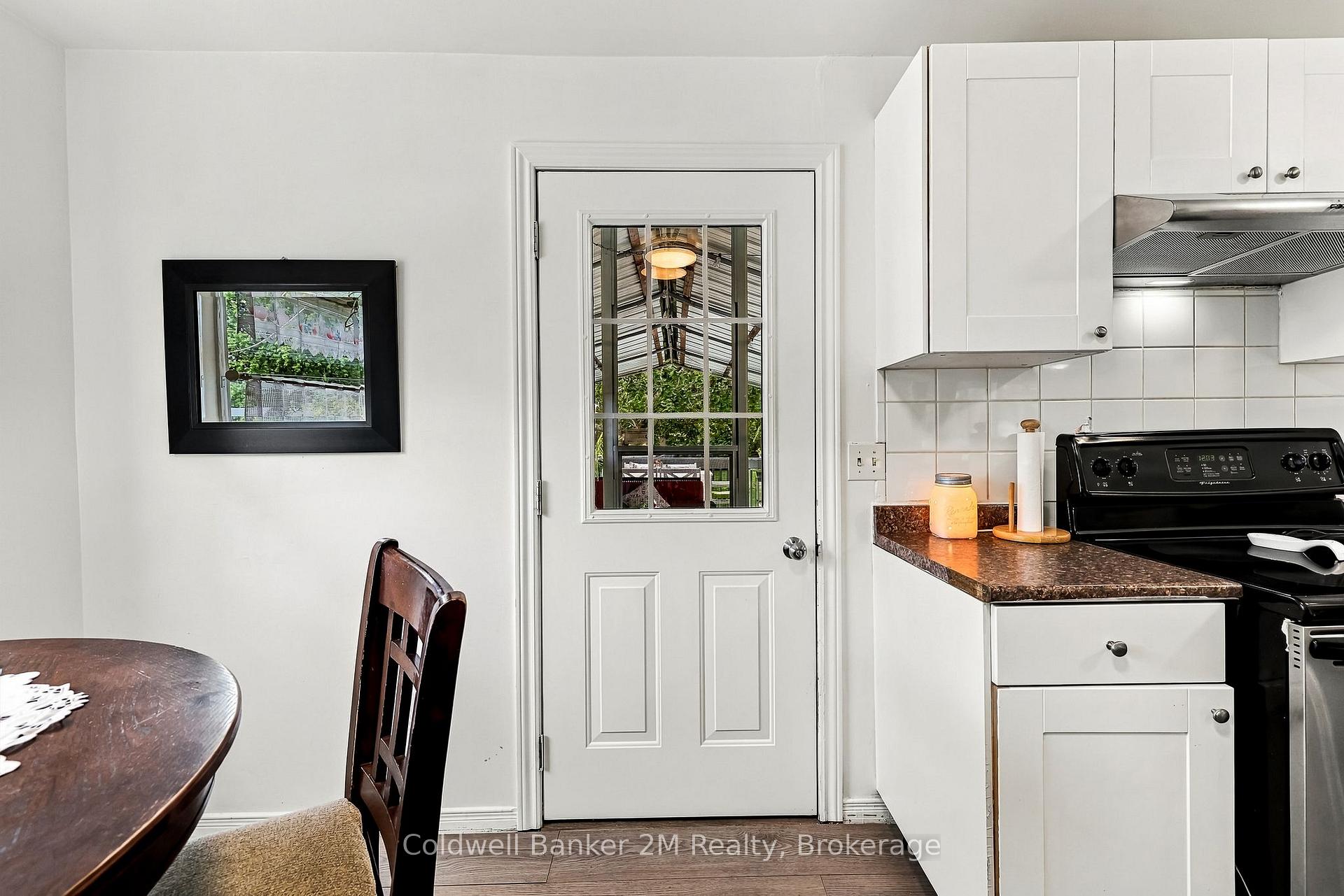 Photo 10 of 31 Johnston Street, Georgina, Pefferlaw — HOMEH