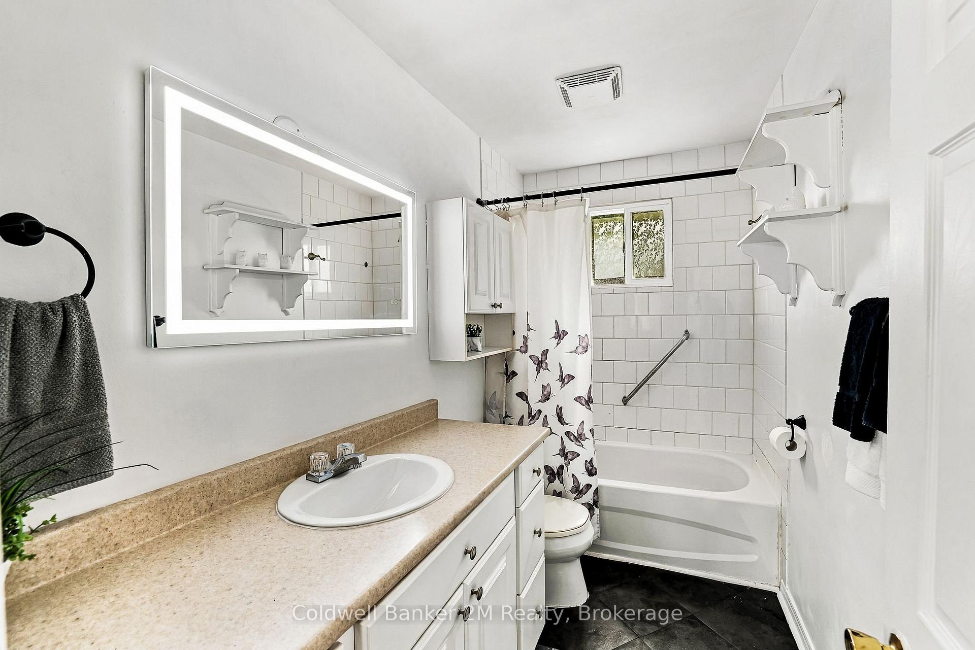 Photo 15 of 31 Johnston Street, Georgina, Pefferlaw — HOMEH