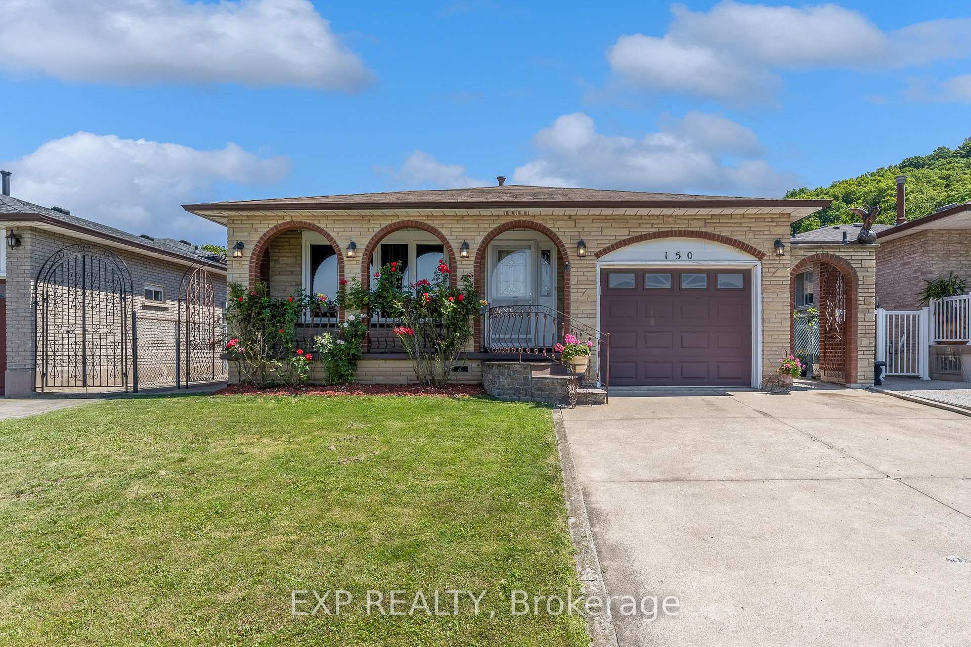 Photo 2 of 150 Marcella Crescent, Hamilton, Gershome — HOMEH