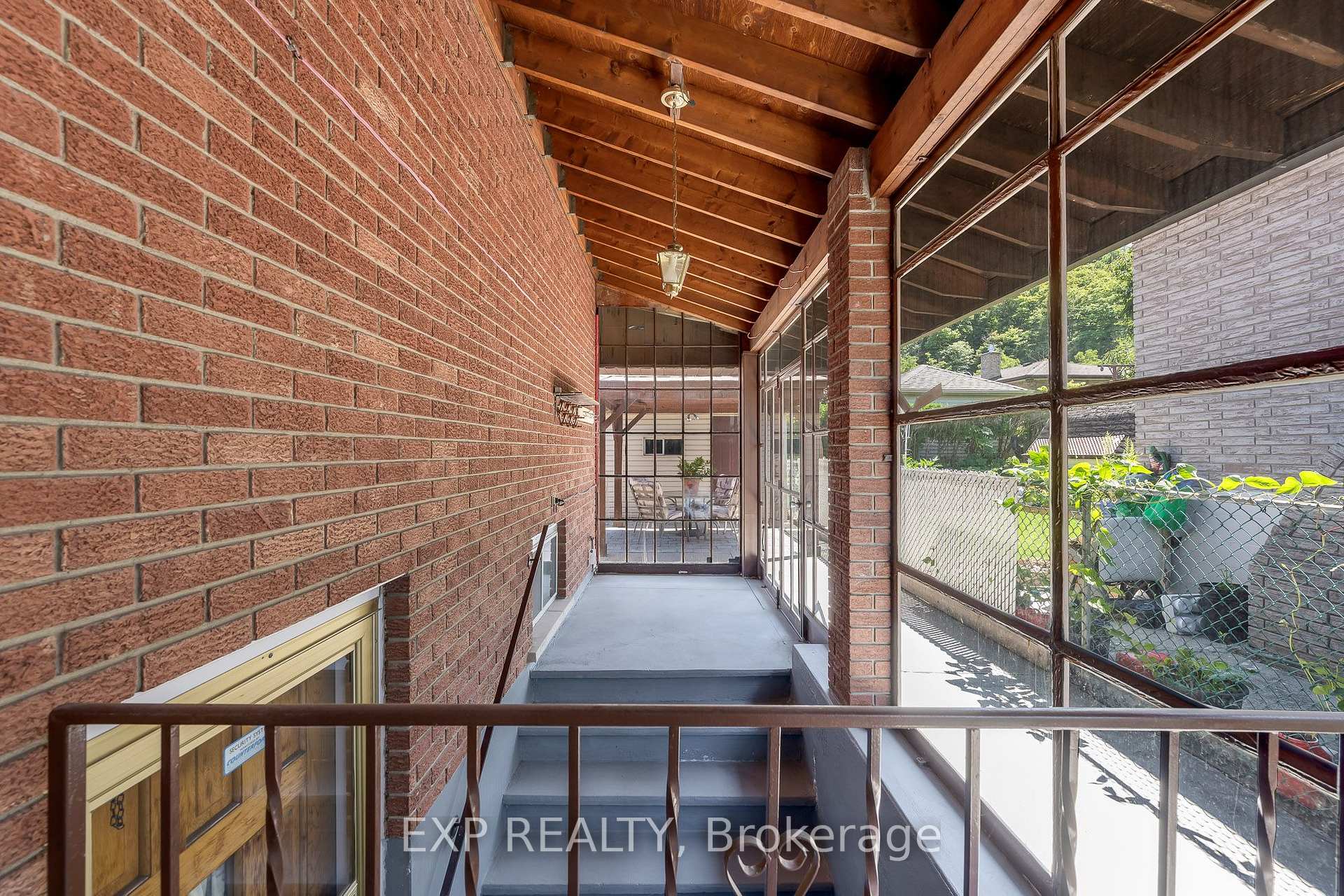 Photo 8 of 150 Marcella Crescent, Hamilton, Gershome — HOMEH