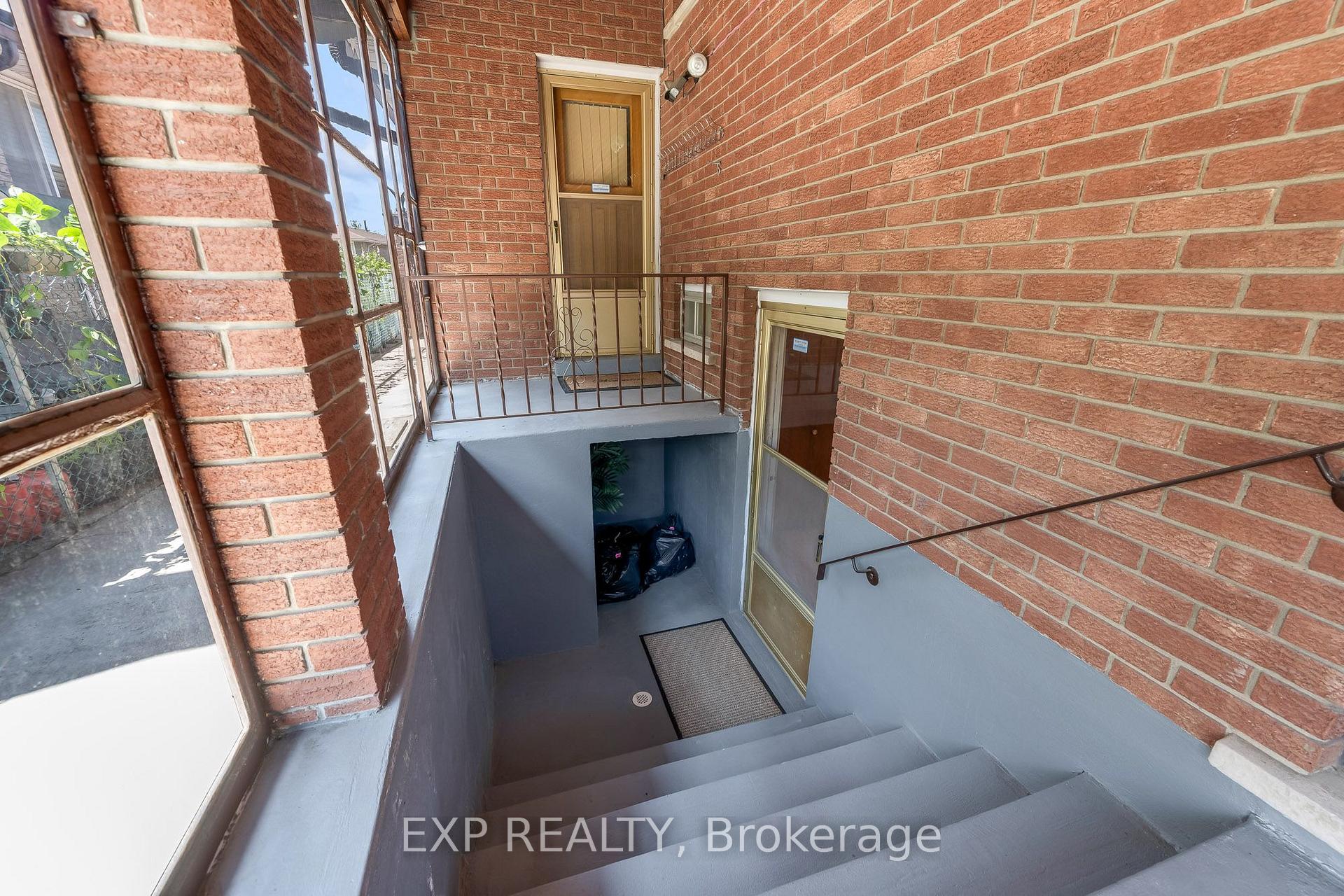 Photo 9 of 150 Marcella Crescent, Hamilton, Gershome — HOMEH