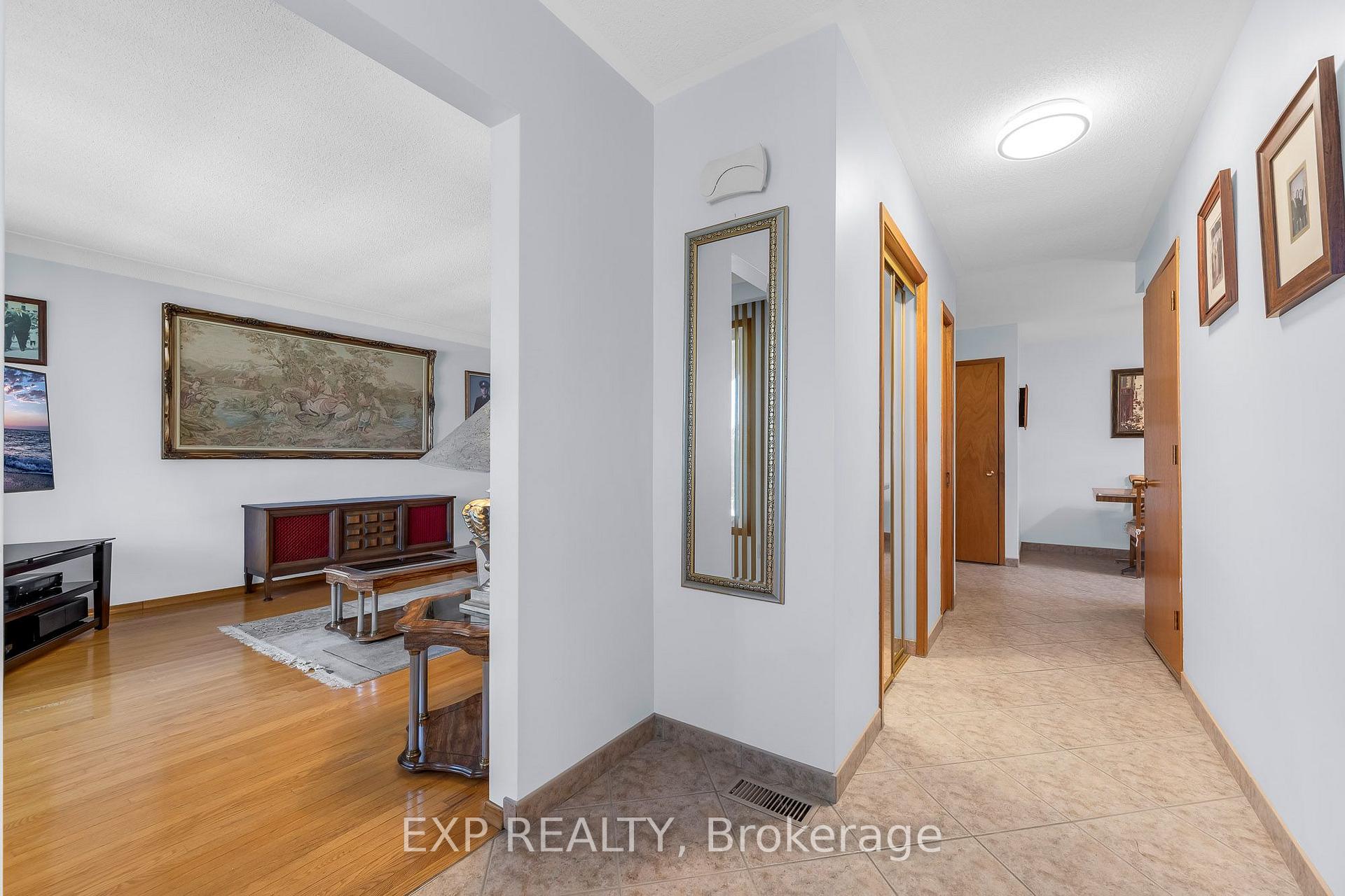 Photo 10 of 150 Marcella Crescent, Hamilton, Gershome — HOMEH