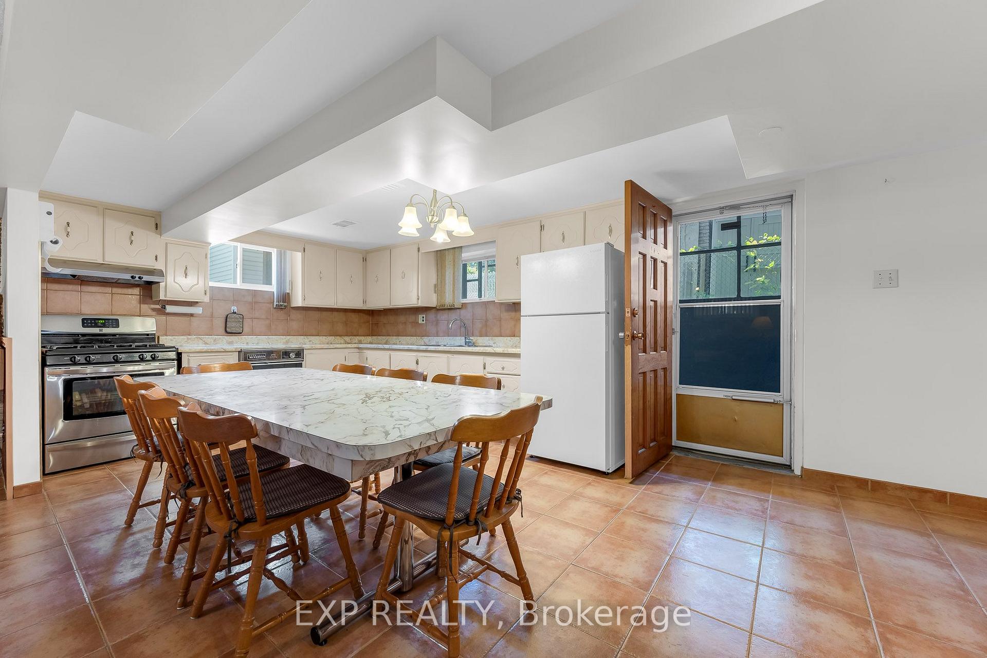 Photo 24 of 150 Marcella Crescent, Hamilton, Gershome — HOMEH