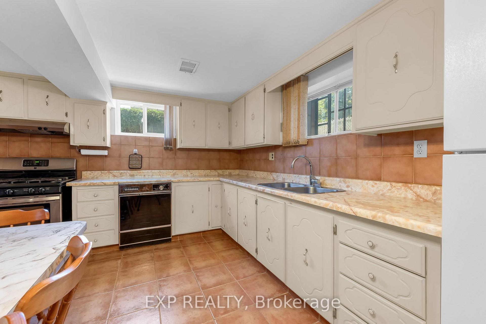 Photo 25 of 150 Marcella Crescent, Hamilton, Gershome — HOMEH