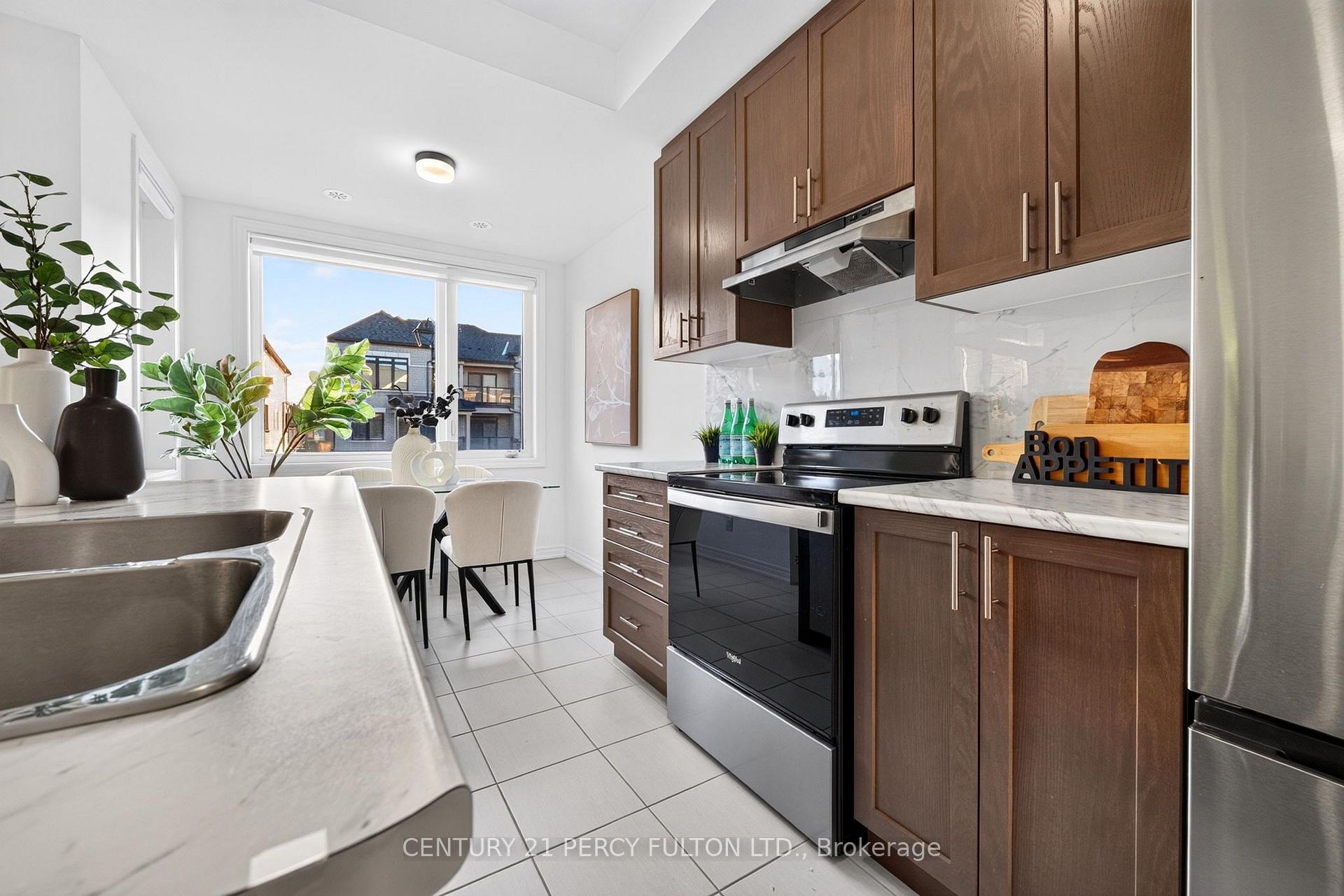 Photo 12 of 1982 Cameron Lott Crescent, Oshawa, Kedron — HOMEH