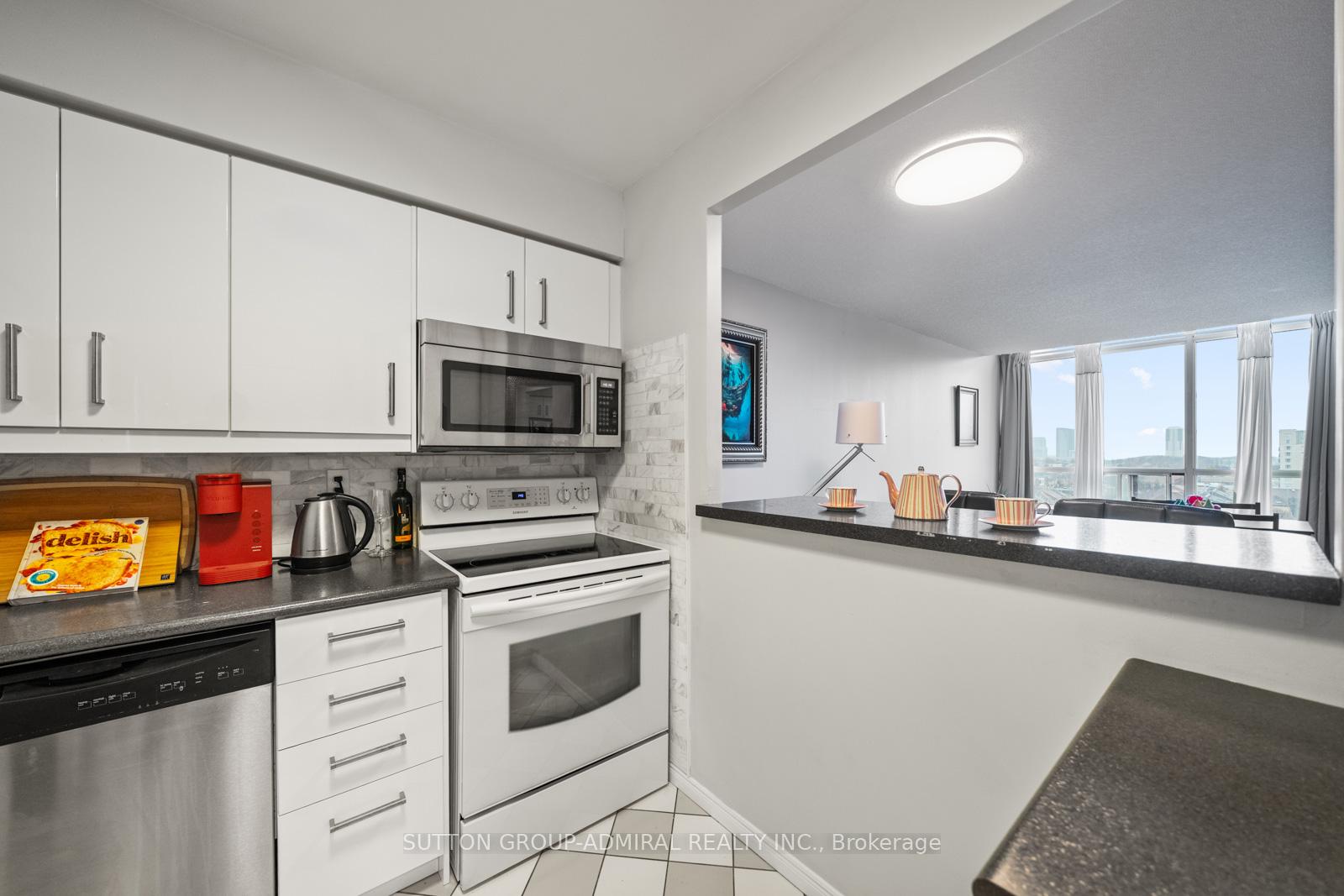 Photo 5 of Unit 1103, 81 Townsgate Drive, Vaughan, Crestwood-Springfarm-Yorkhill — HOMEH