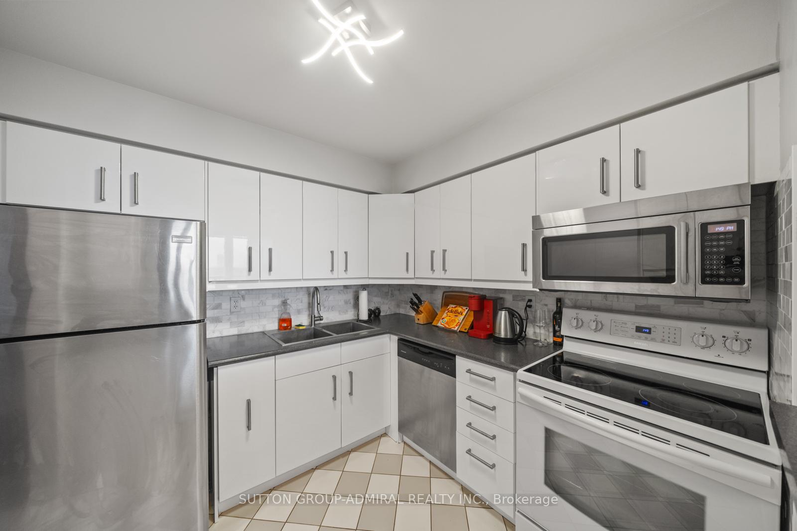 Photo 6 of Unit 1103, 81 Townsgate Drive, Vaughan, Crestwood-Springfarm-Yorkhill — HOMEH