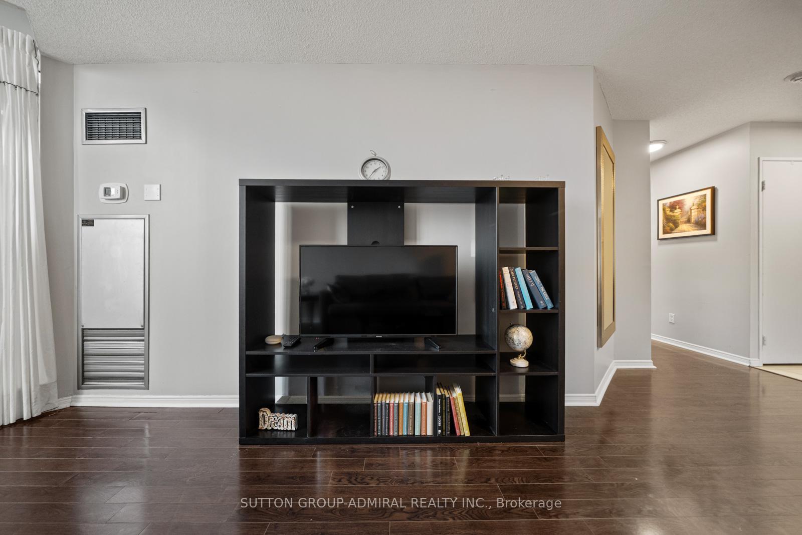 Photo 10 of Unit 1103, 81 Townsgate Drive, Vaughan, Crestwood-Springfarm-Yorkhill — HOMEH