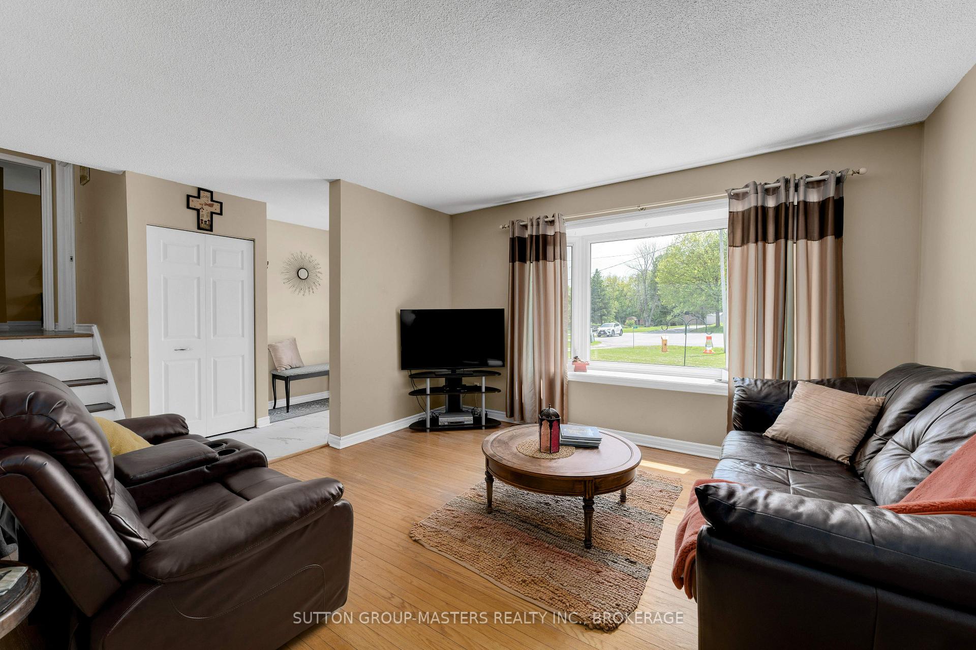 Photo 7 of 21 McDonald Crescent, Greater Napanee, Greater Napanee — HOMEH