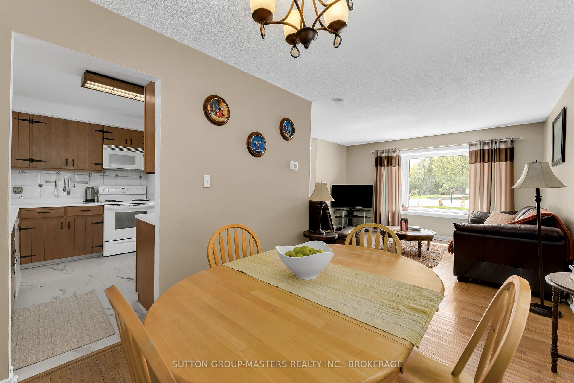 Photo 11 of 21 McDonald Crescent, Greater Napanee, Greater Napanee — HOMEH