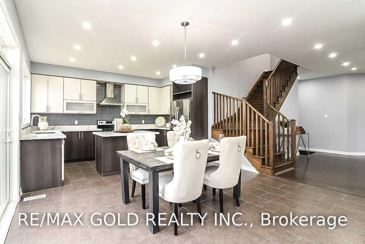 Photo 7 of 206 Crafter Crescent, Hamilton, Stoney Creek Mountain — HOMEH
