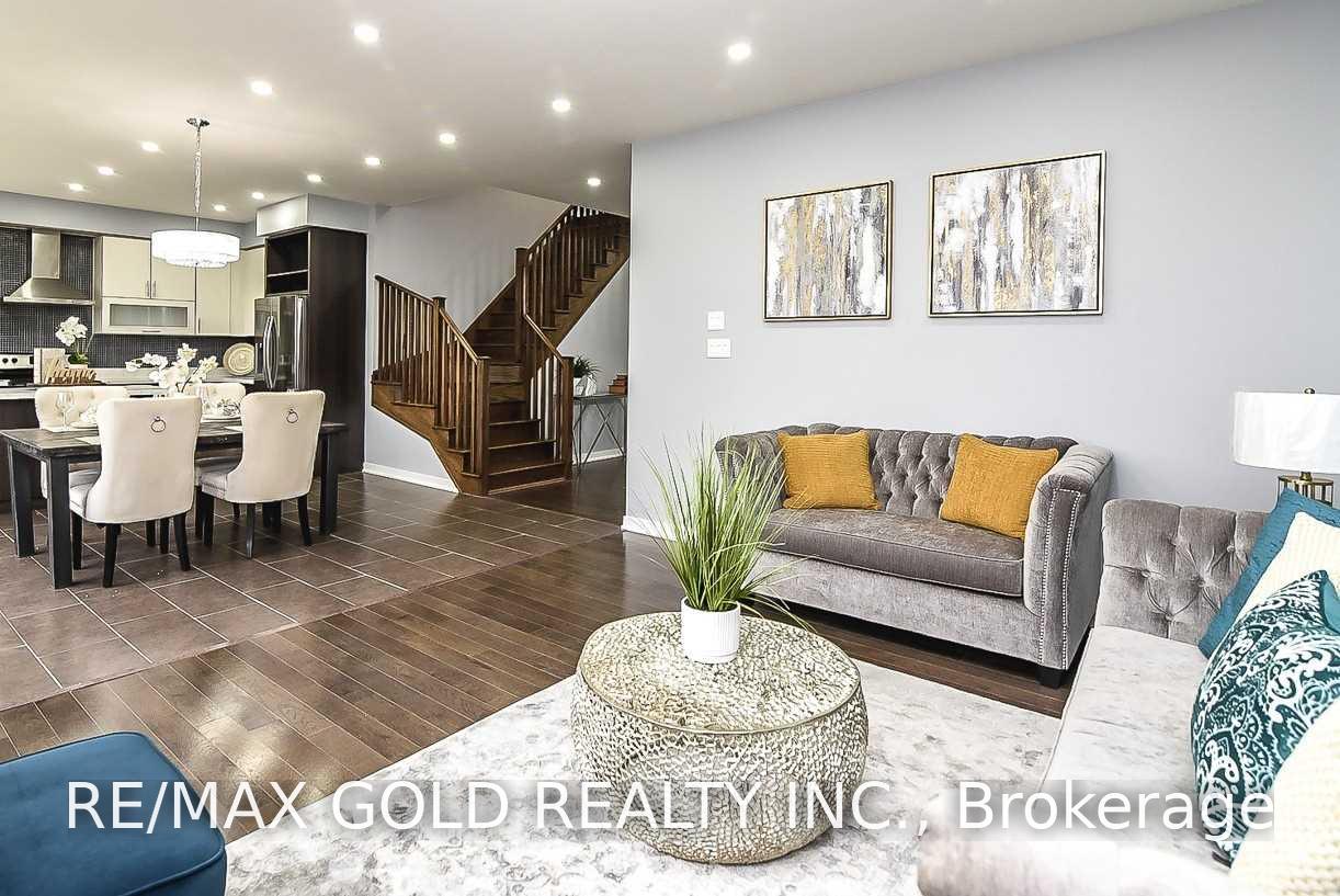 Photo 17 of 206 Crafter Crescent, Hamilton, Stoney Creek Mountain — HOMEH