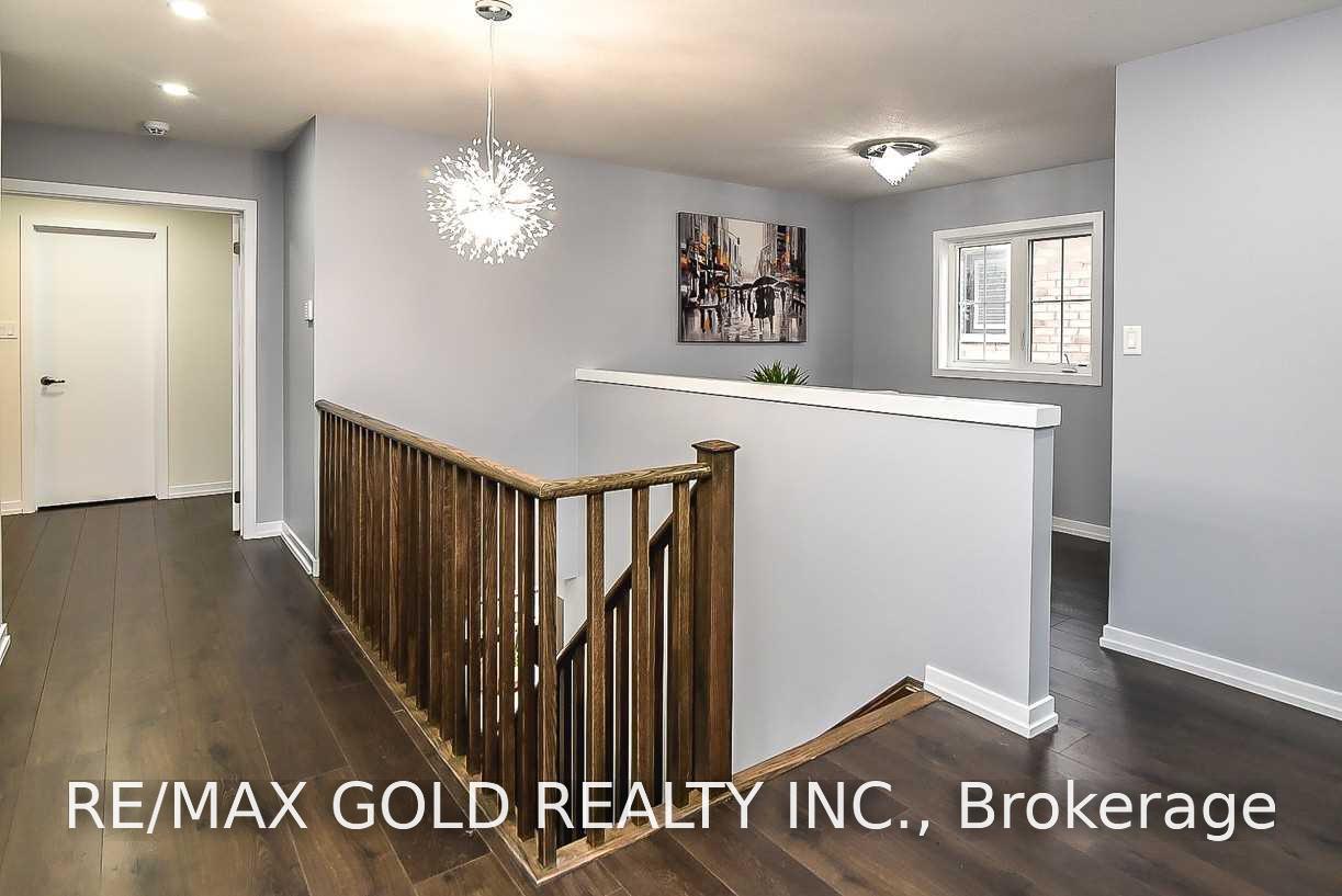 Photo 22 of 206 Crafter Crescent, Hamilton, Stoney Creek Mountain — HOMEH