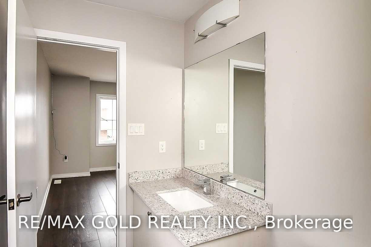 Photo 25 of 206 Crafter Crescent, Hamilton, Stoney Creek Mountain — HOMEH