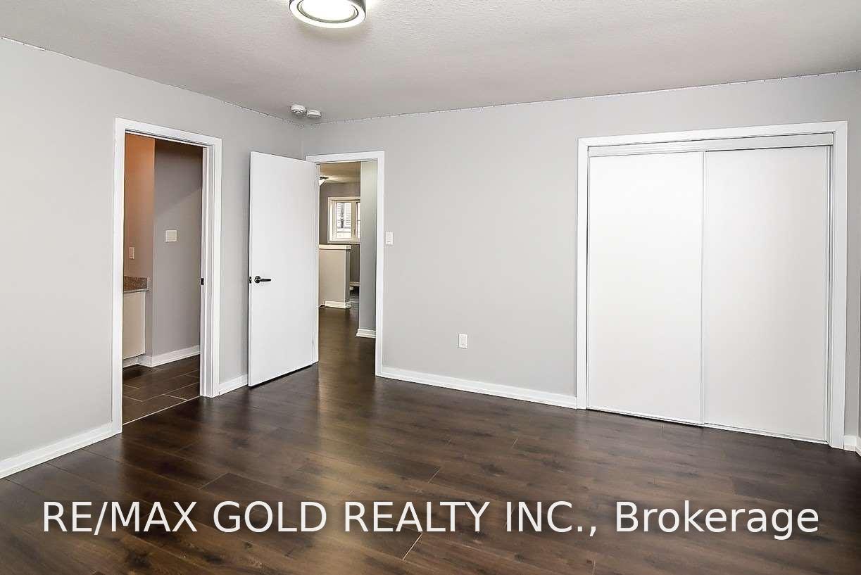 Photo 29 of 206 Crafter Crescent, Hamilton, Stoney Creek Mountain — HOMEH