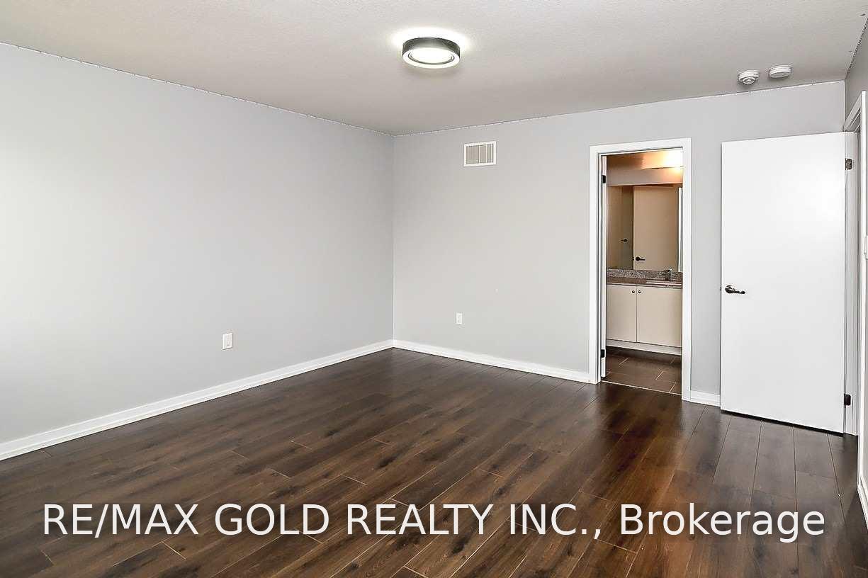 Photo 30 of 206 Crafter Crescent, Hamilton, Stoney Creek Mountain — HOMEH