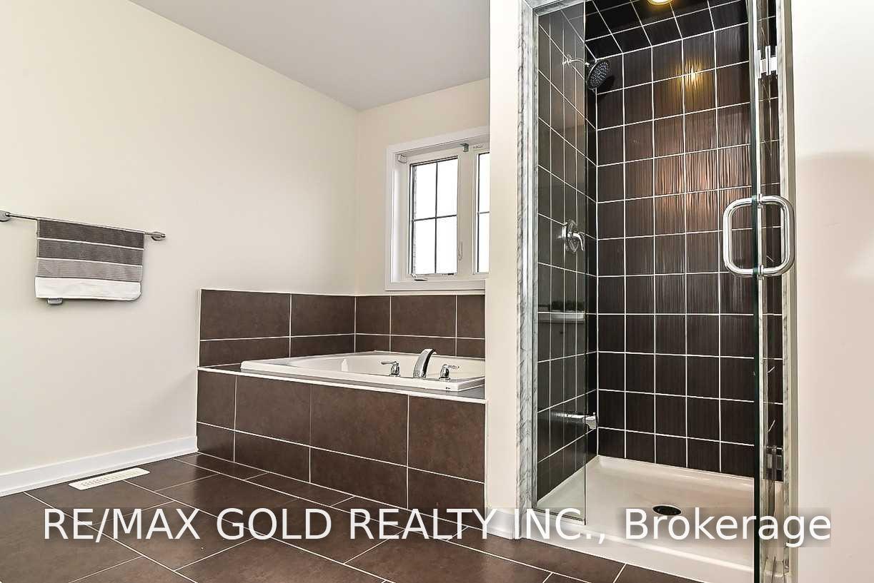 Photo 36 of 206 Crafter Crescent, Hamilton, Stoney Creek Mountain — HOMEH