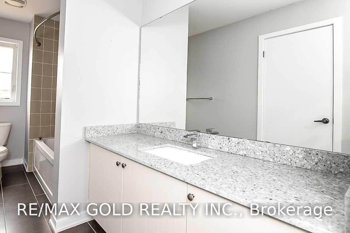Photo 39 of 206 Crafter Crescent, Hamilton, Stoney Creek Mountain — HOMEH