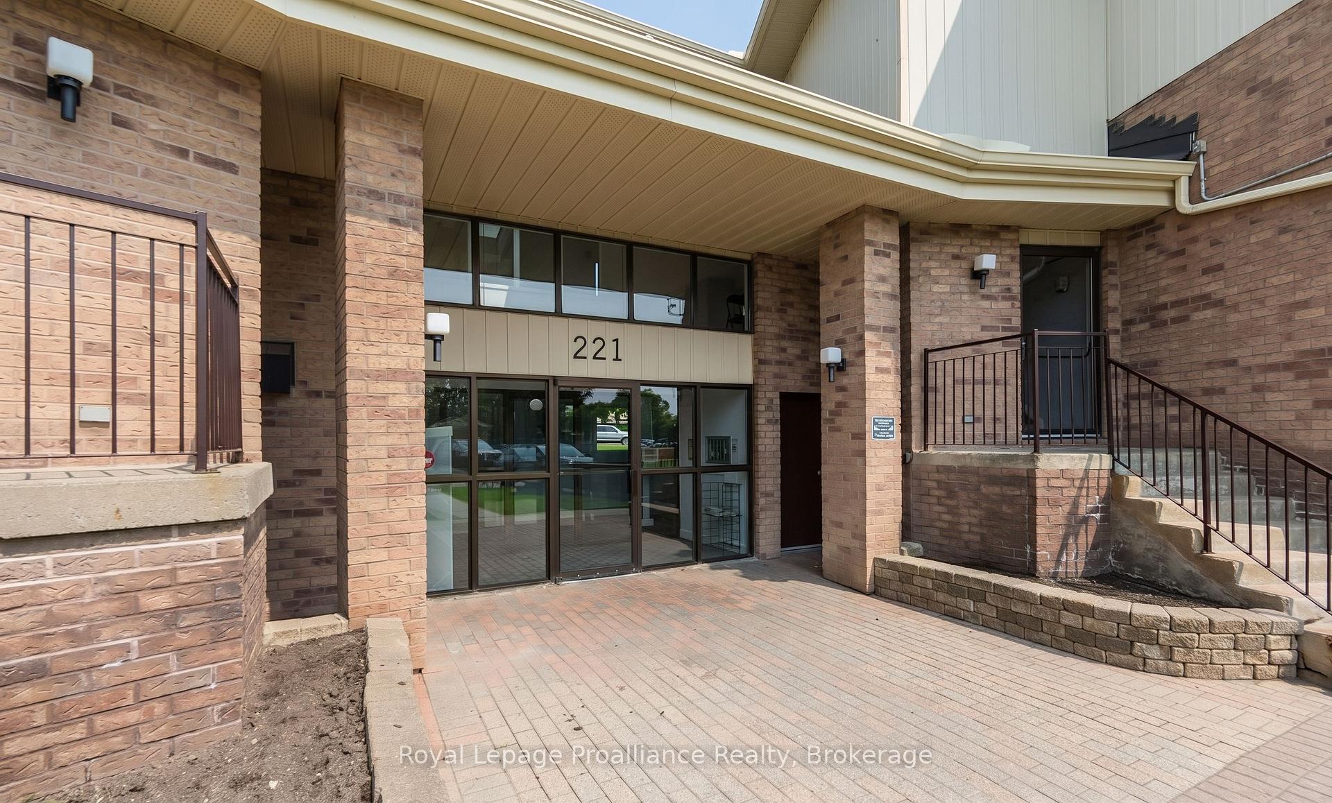 Front of Unit 307B, 221 North Park Street