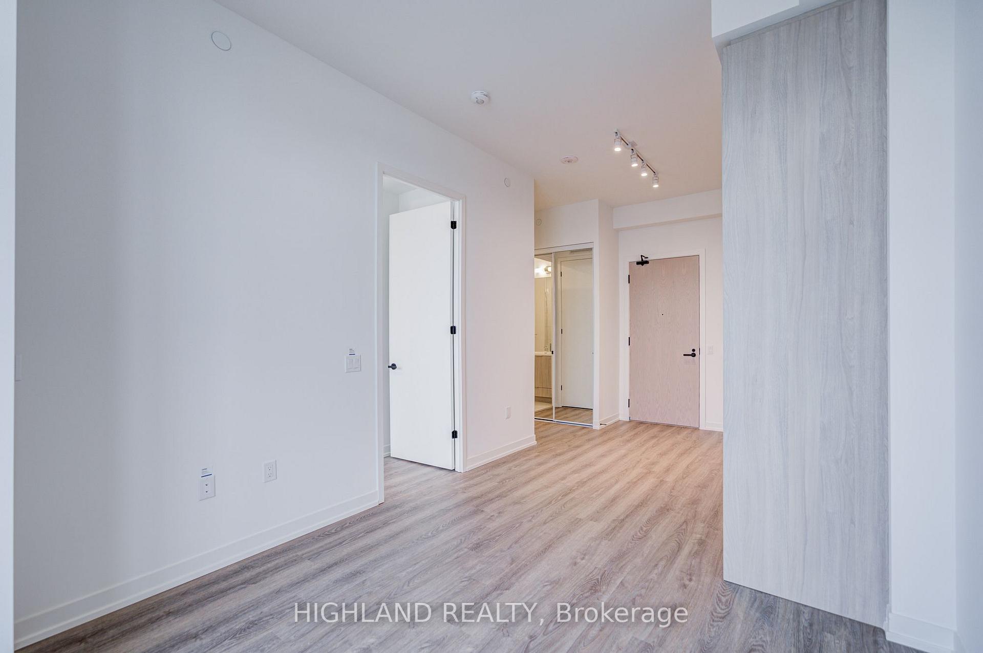Photo 11 of Unit 2705, 8 Interchange Way, Vaughan, Vaughan Corporate Centre — HOMEH