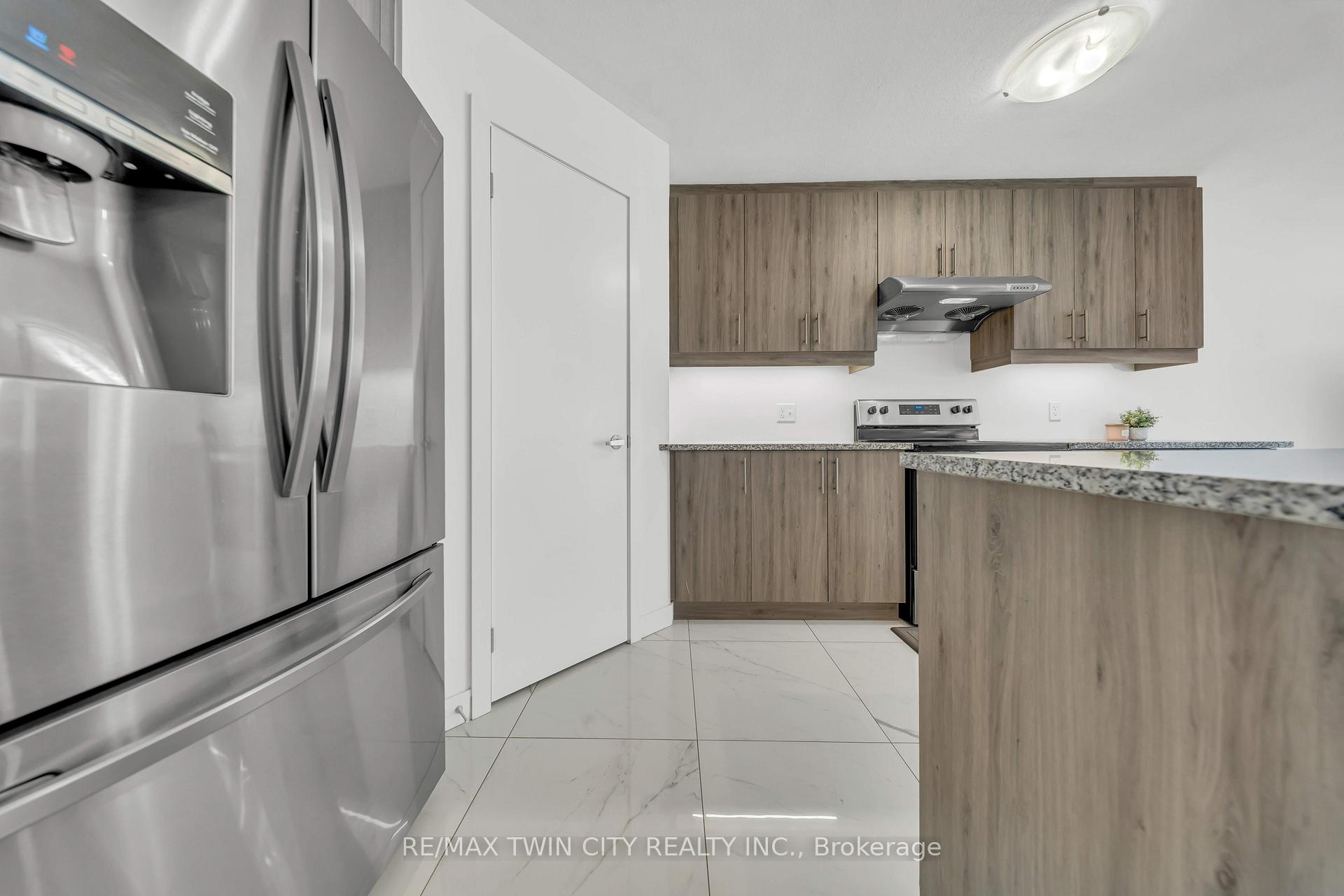 Photo 12 of 13 Pony Way, Kitchener, Huron Park — HOMEH