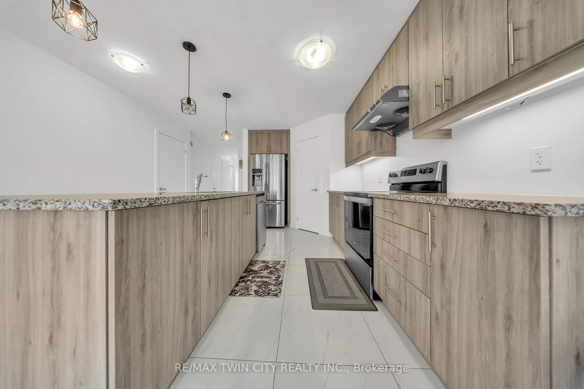 Photo 15 of 13 Pony Way, Kitchener, Huron Park — HOMEH