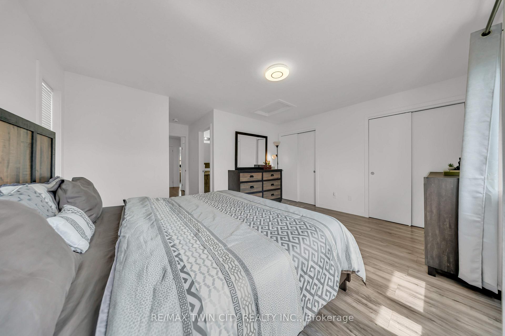 Photo 22 of 13 Pony Way, Kitchener, Huron Park — HOMEH