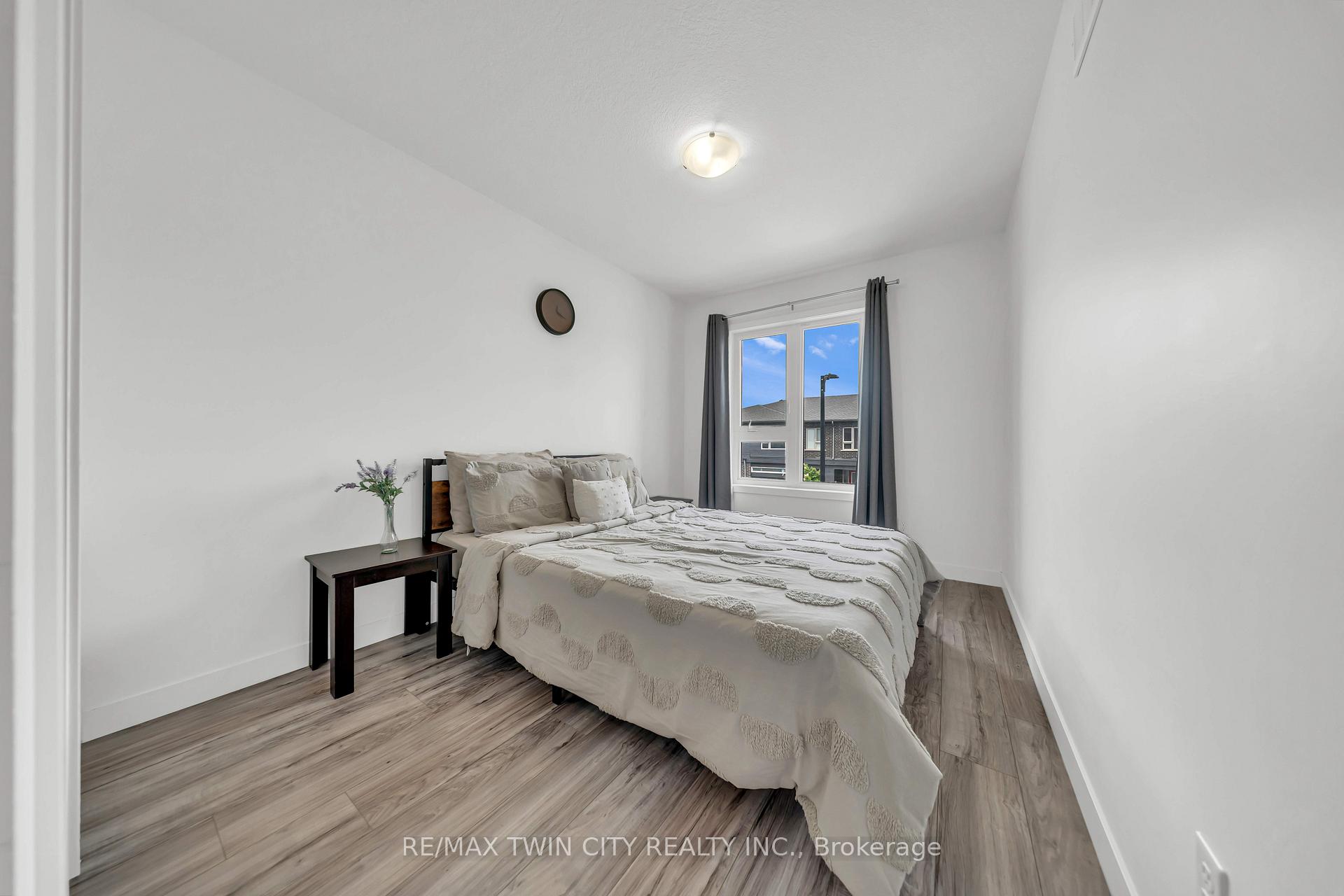 Photo 26 of 13 Pony Way, Kitchener, Huron Park — HOMEH
