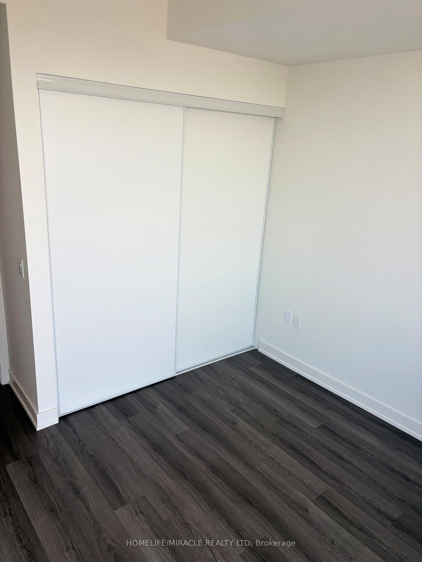 Photo 6 of Unit 6803, 448 Burnhamthorpe Road W, Mississauga, City Centre — HOMEH