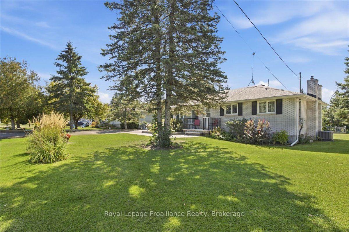 Photo 2 of 91 Chatterton Valley Crescent, Quinte West, Sidney Ward — HOMEH