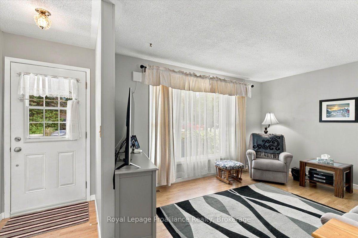 Photo 8 of 91 Chatterton Valley Crescent, Quinte West, Sidney Ward — HOMEH