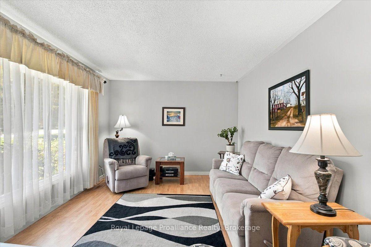 Photo 10 of 91 Chatterton Valley Crescent, Quinte West, Sidney Ward — HOMEH