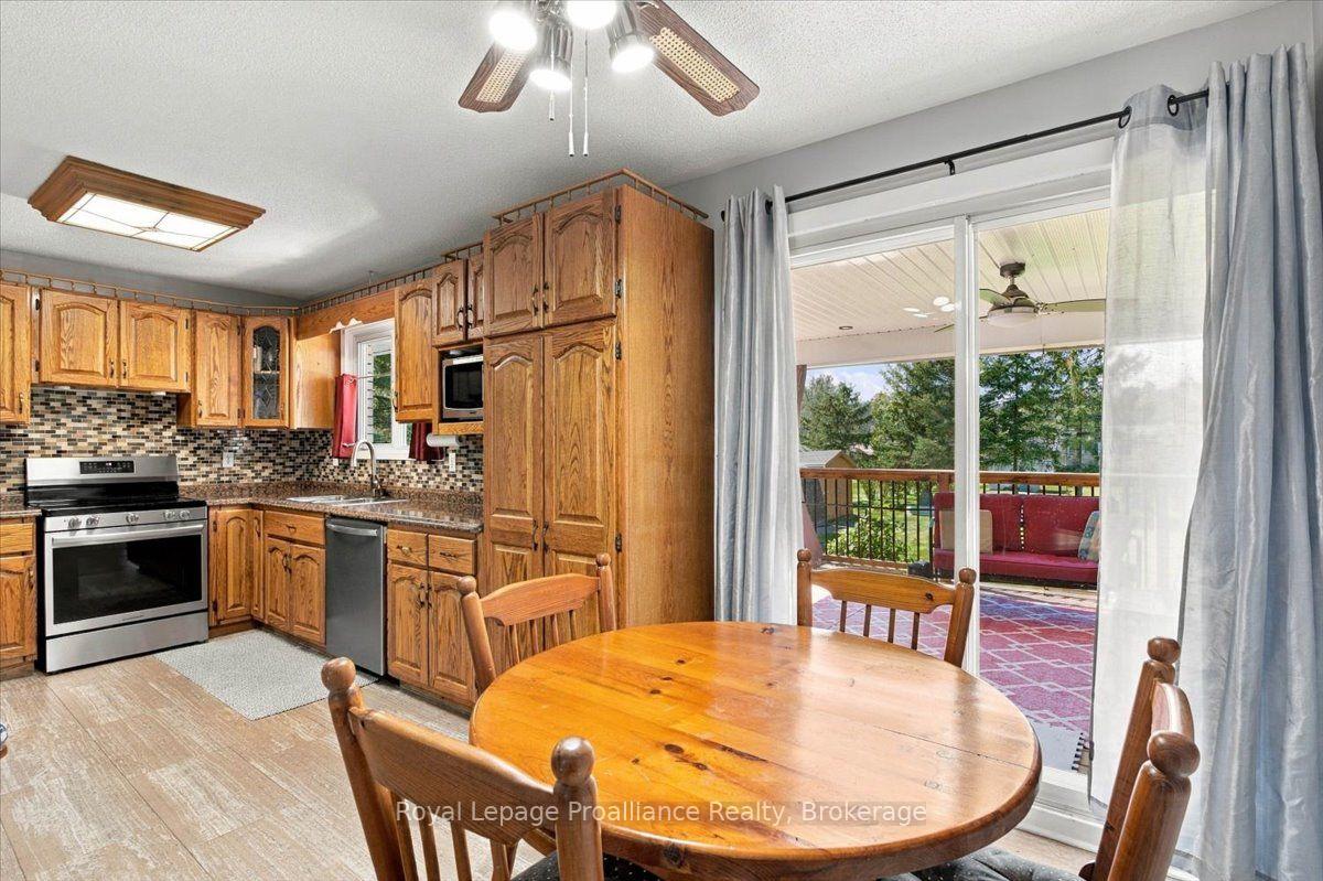 Photo 15 of 91 Chatterton Valley Crescent, Quinte West, Sidney Ward — HOMEH