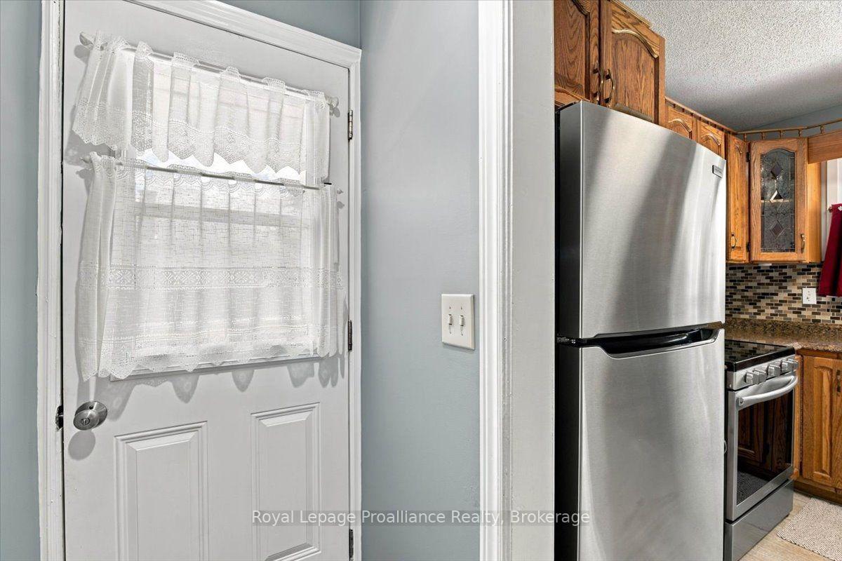 Photo 17 of 91 Chatterton Valley Crescent, Quinte West, Sidney Ward — HOMEH