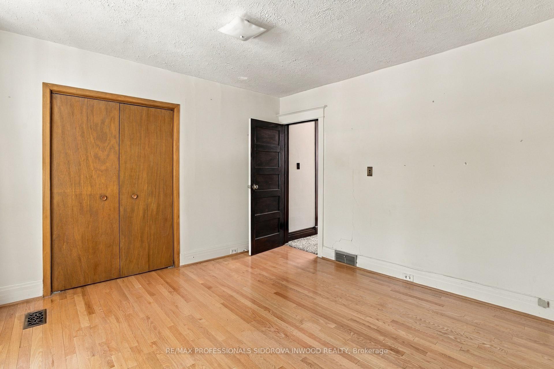 Photo 14 of 172 Quebec Avenue, Toronto, High Park North — HOMEH