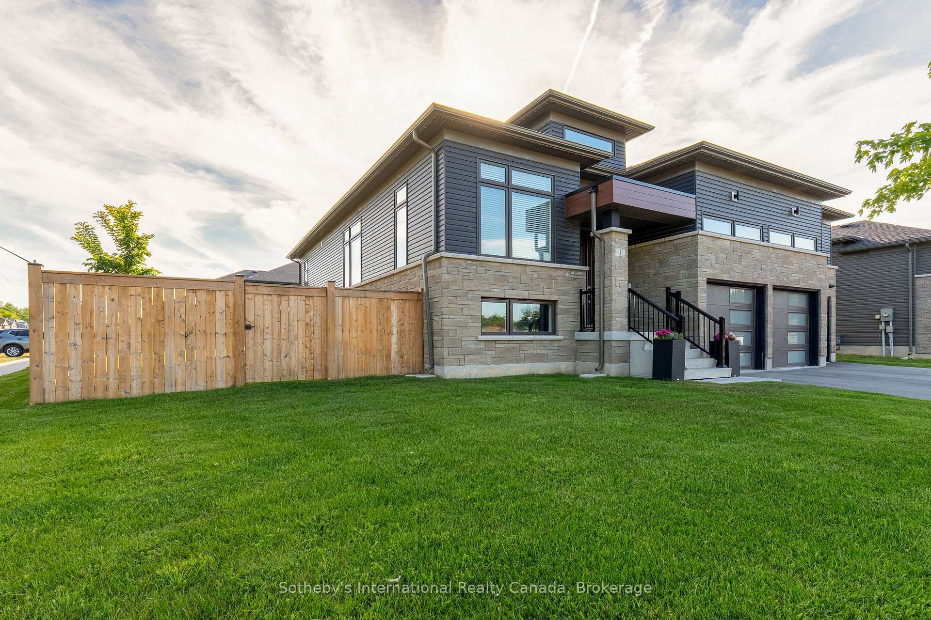 Photo 4 of 1 Chiara Drive, Wasaga Beach — HOMEH