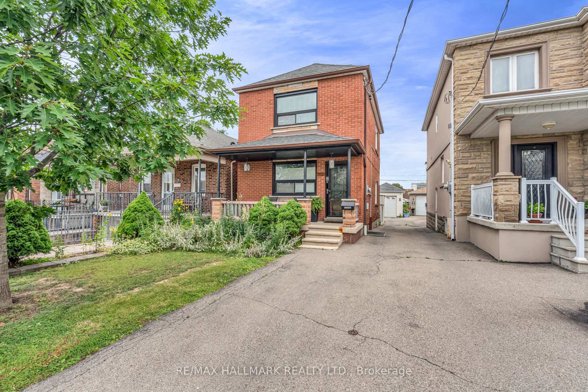 Photo 32 of 65 Kirknewton Road, Toronto, Caledonia-Fairbank — HOMEH
