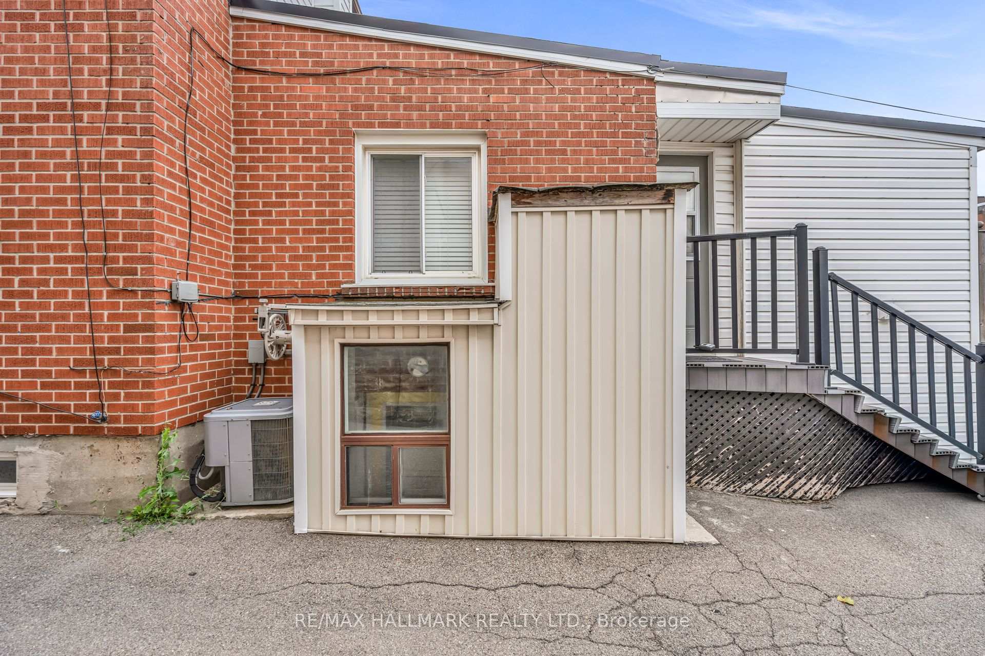 Photo 34 of 65 Kirknewton Road, Toronto, Caledonia-Fairbank — HOMEH