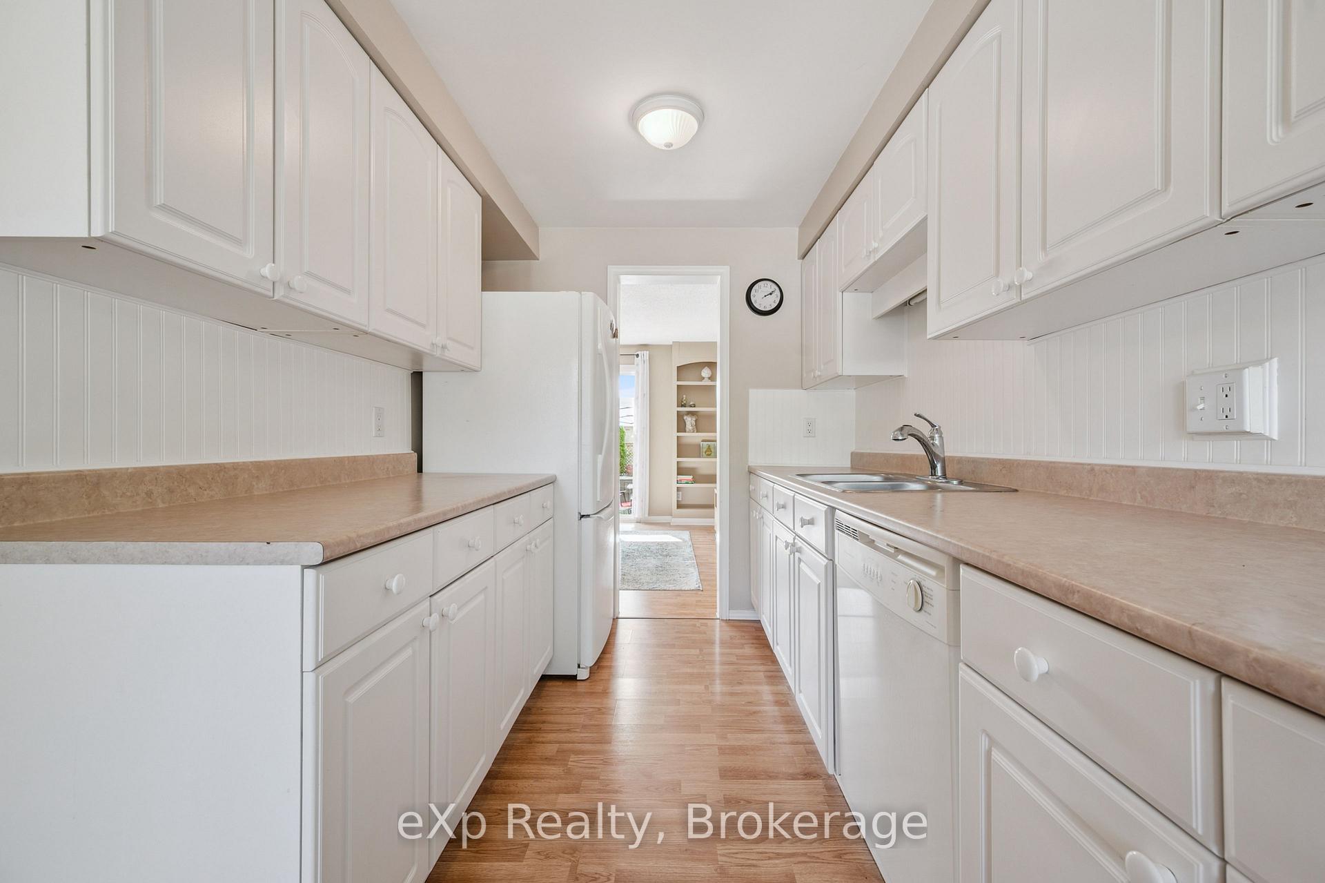 Photo 2 of Unit 44, 40 Silvercreek Parkway N, Guelph, Junction/Onward Willow — HOMEH
