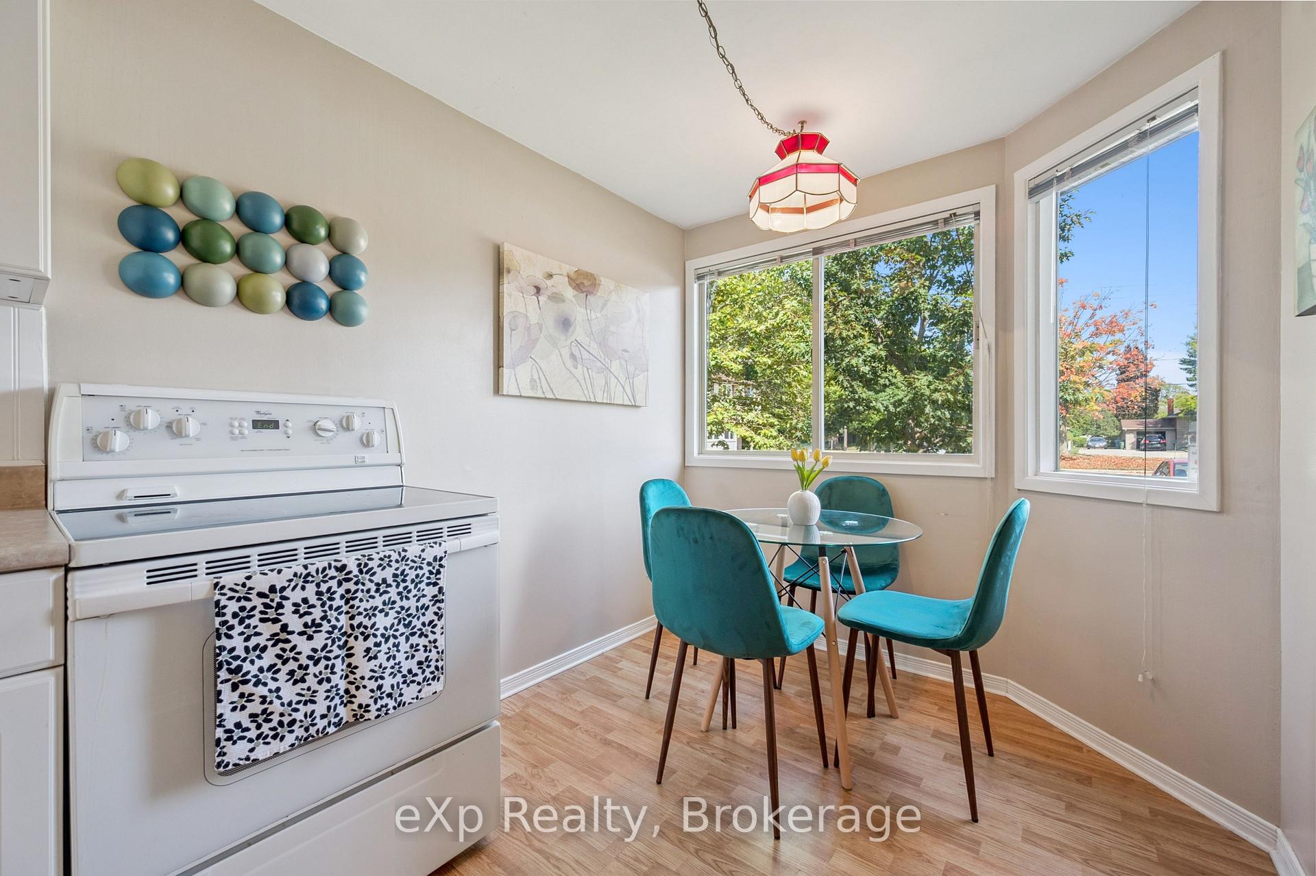 Photo 6 of Unit 44, 40 Silvercreek Parkway N, Guelph, Junction/Onward Willow — HOMEH