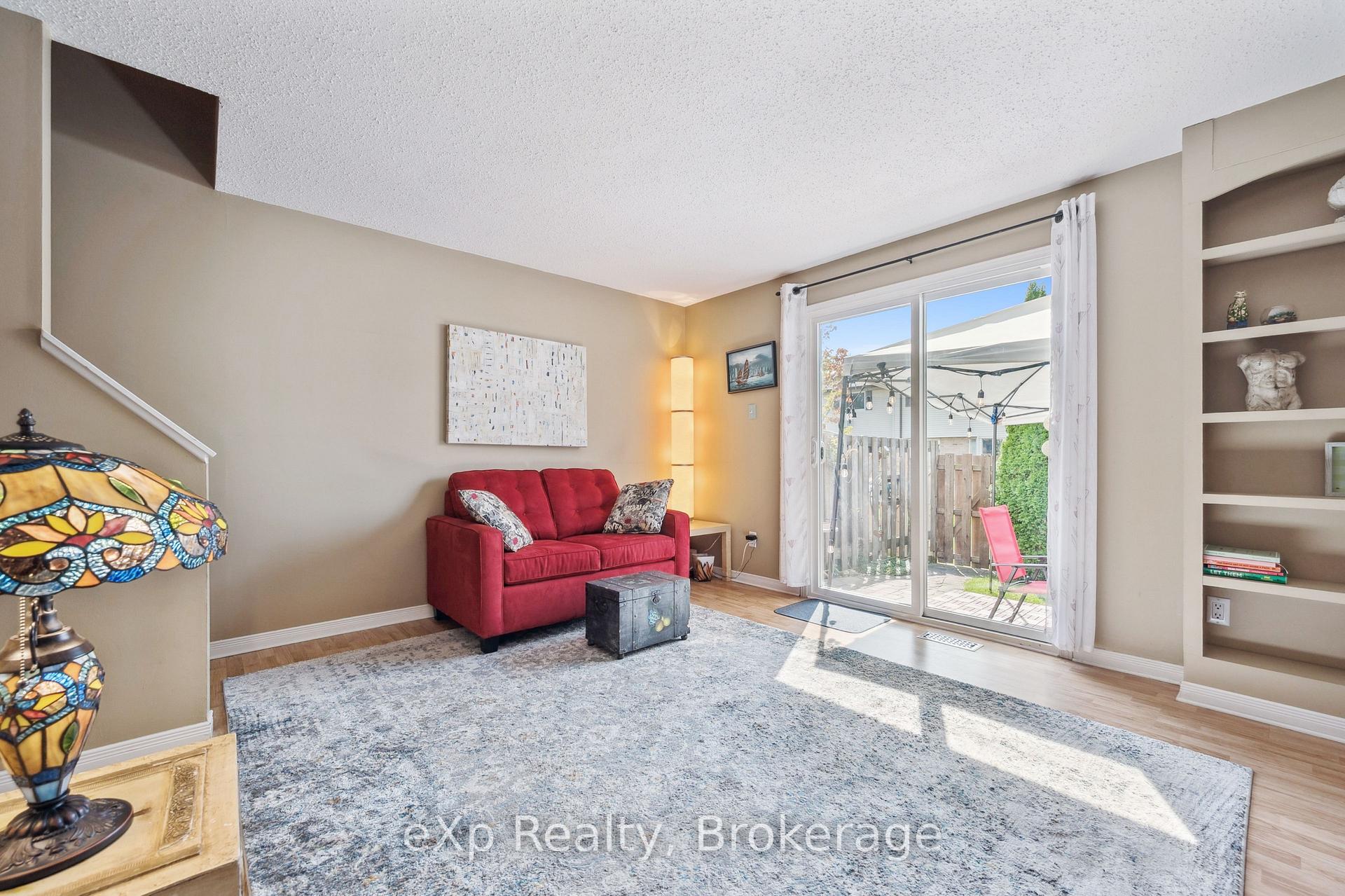 Photo 9 of Unit 44, 40 Silvercreek Parkway N, Guelph, Junction/Onward Willow — HOMEH