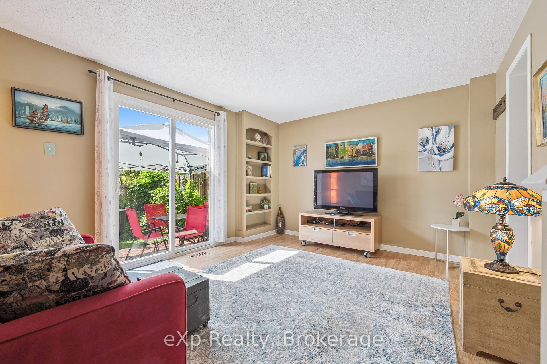 Photo 10 of Unit 44, 40 Silvercreek Parkway N, Guelph, Junction/Onward Willow — HOMEH