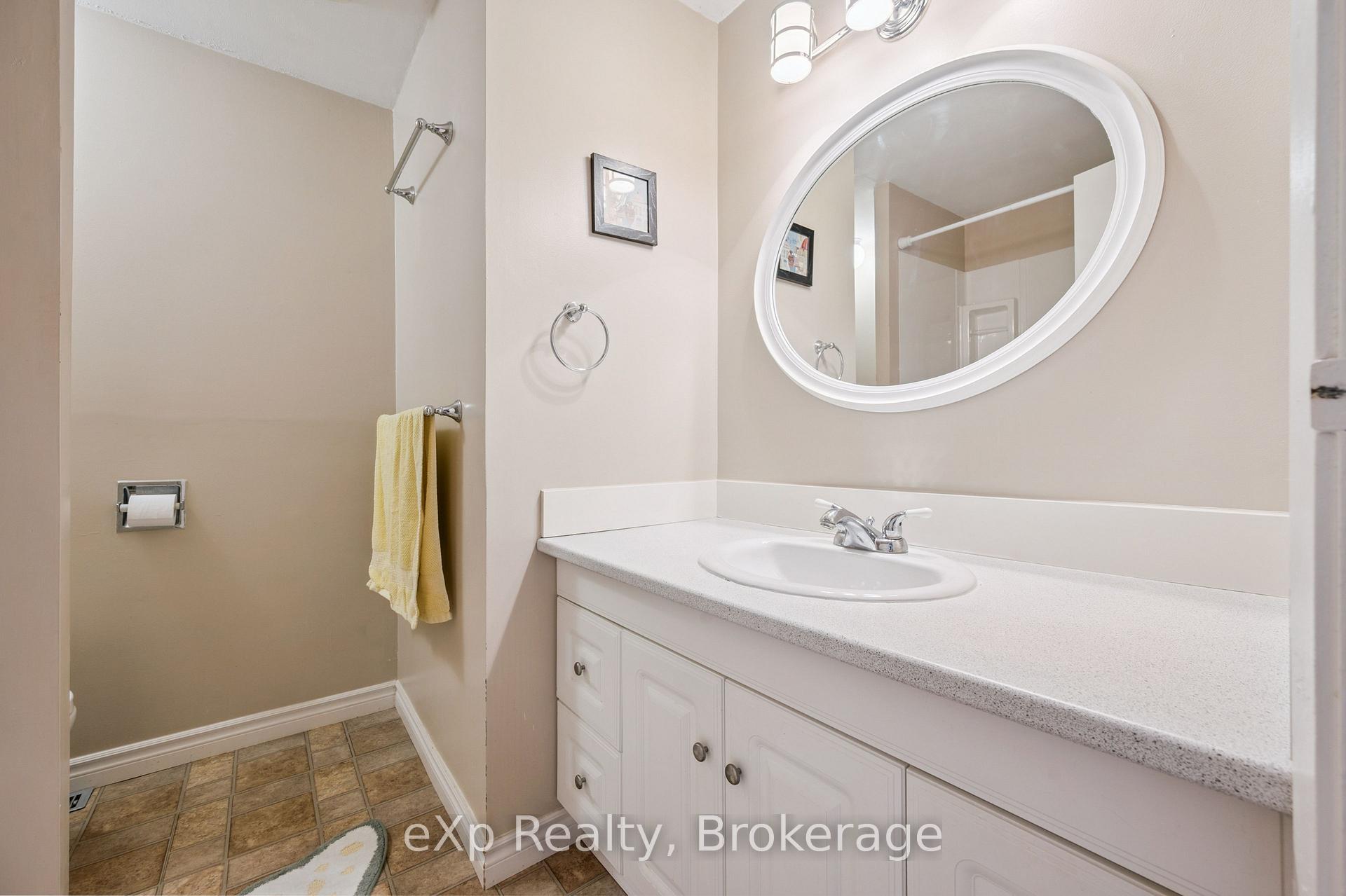 Photo 17 of Unit 44, 40 Silvercreek Parkway N, Guelph, Junction/Onward Willow — HOMEH